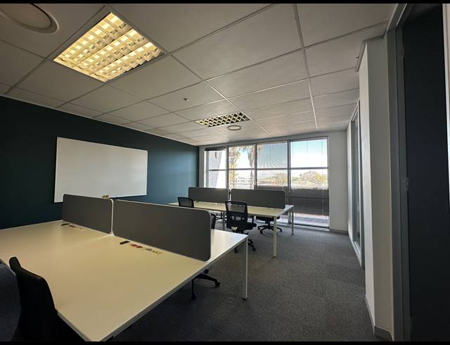 90.70M² CO-WORKING SPACE TO LET IN DIE HOEWES